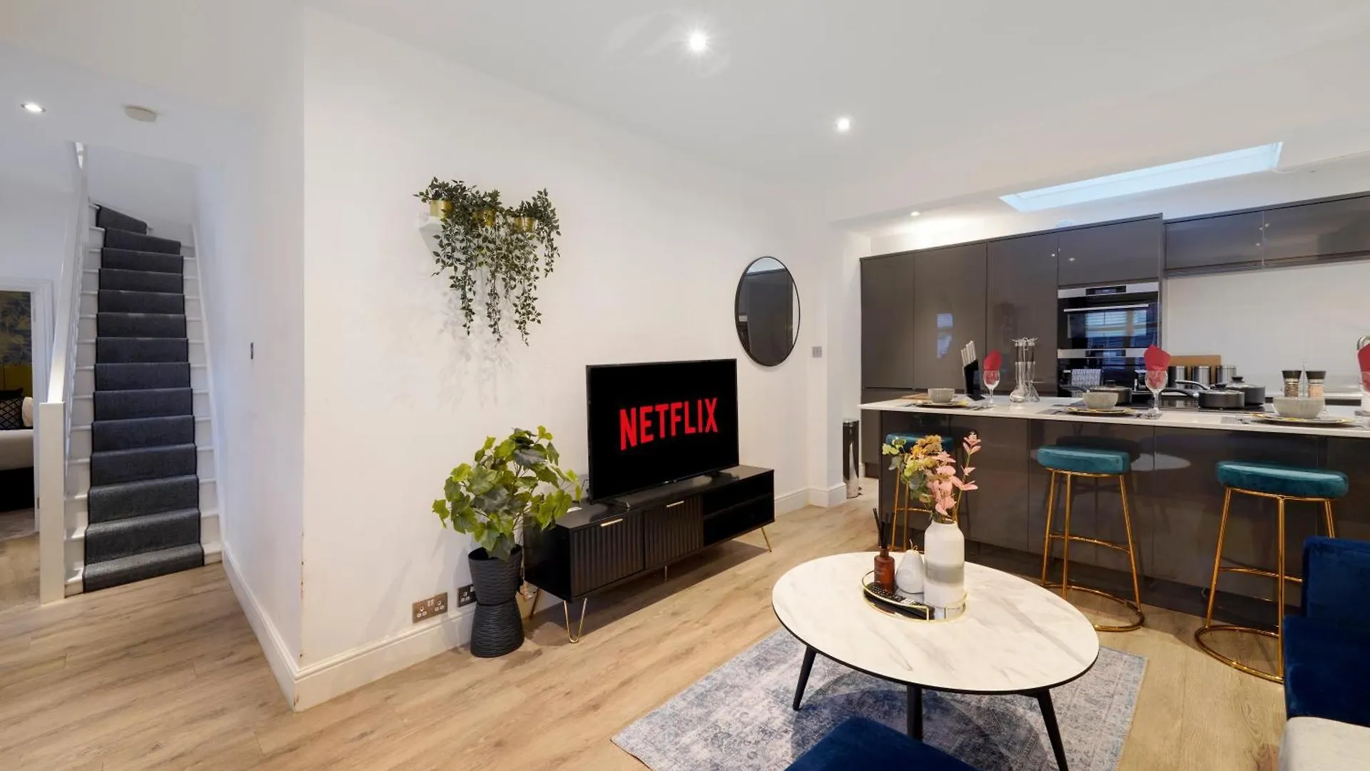Charming 2 Bed House - Roof Top Terrace & Parking ロンドン