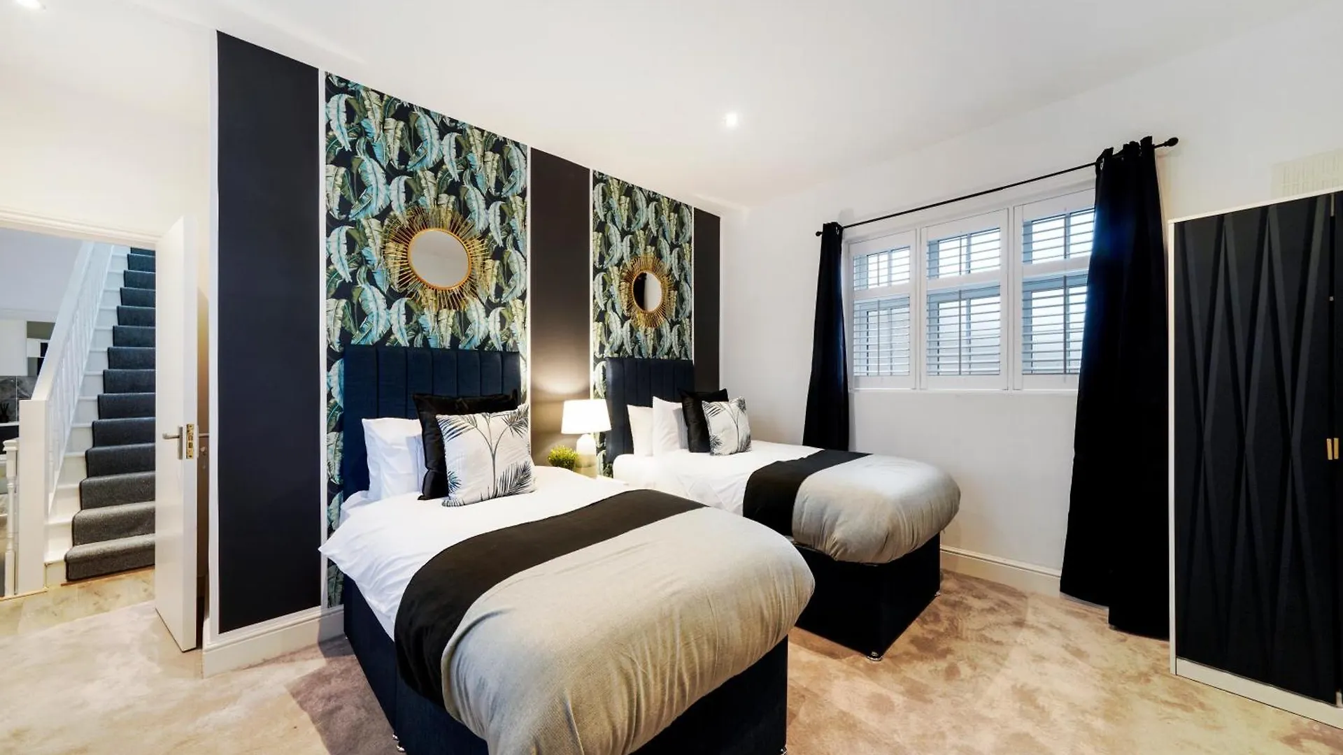 Charming 2 Bed House - Roof Top Terrace & Parking ロンドン