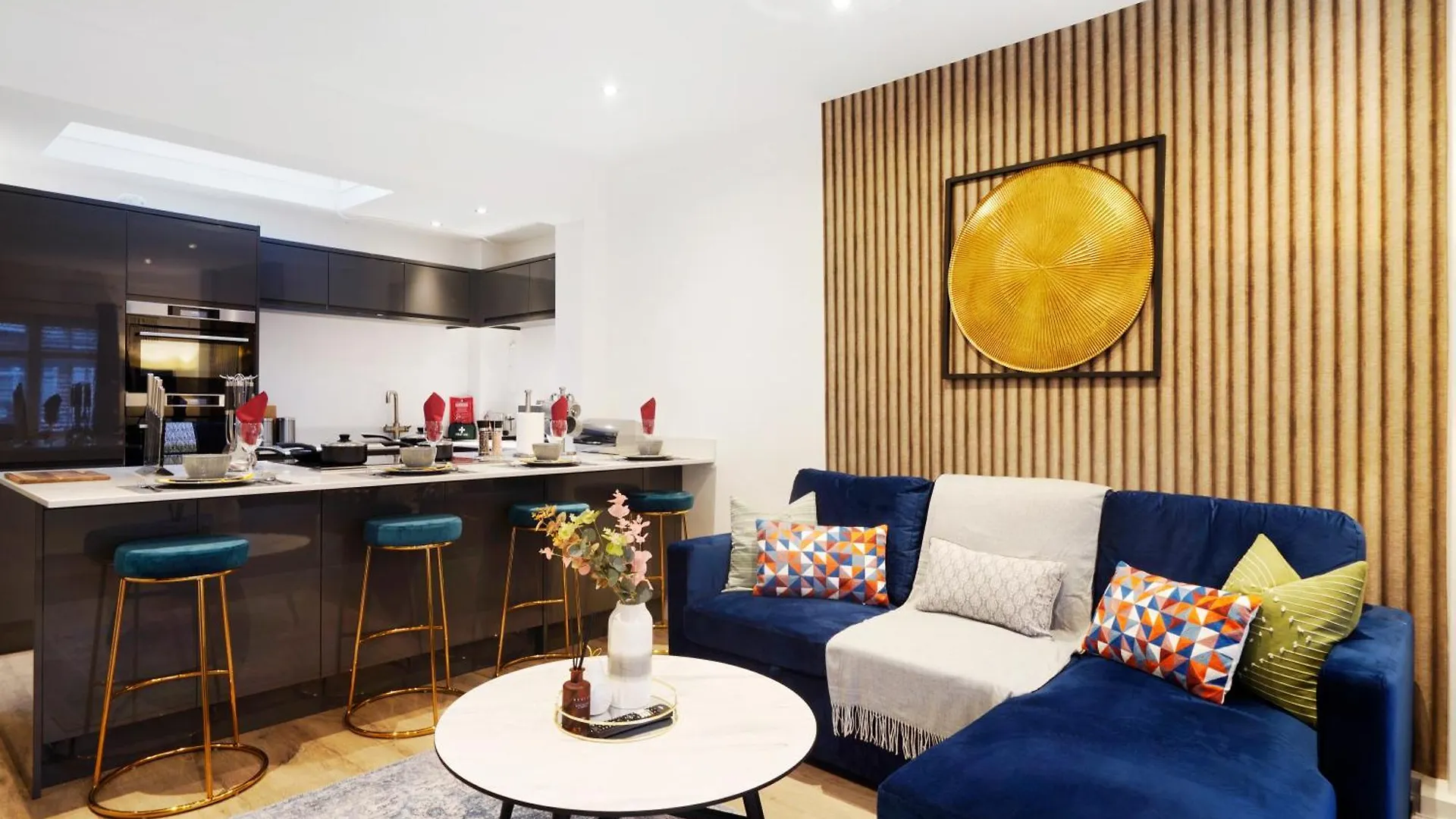 Nyaraló Charming 2 Bed House - Roof Top Terrace & Parking London