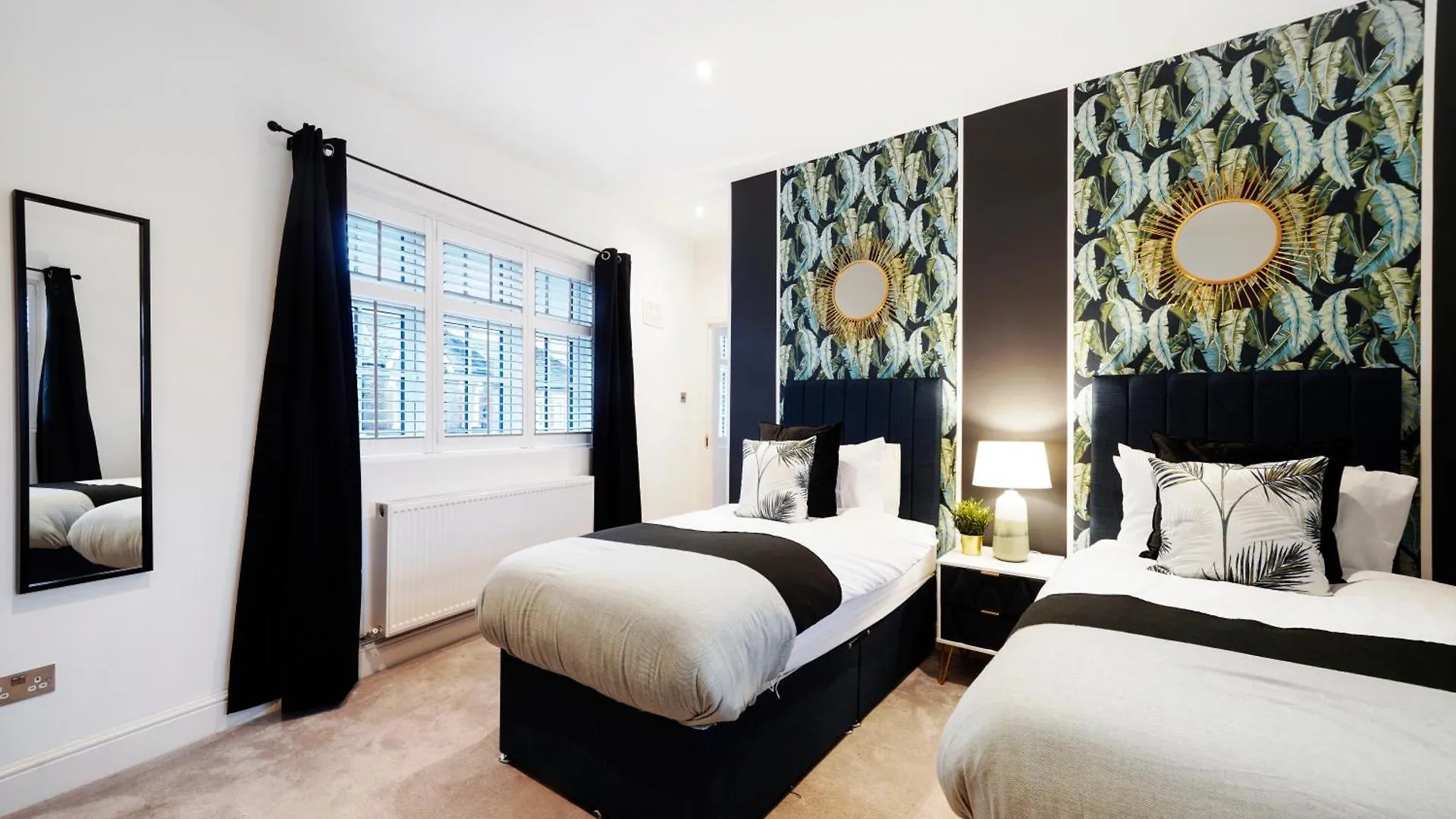 Charming 2 Bed House - Roof Top Terrace & Parking London 0*,