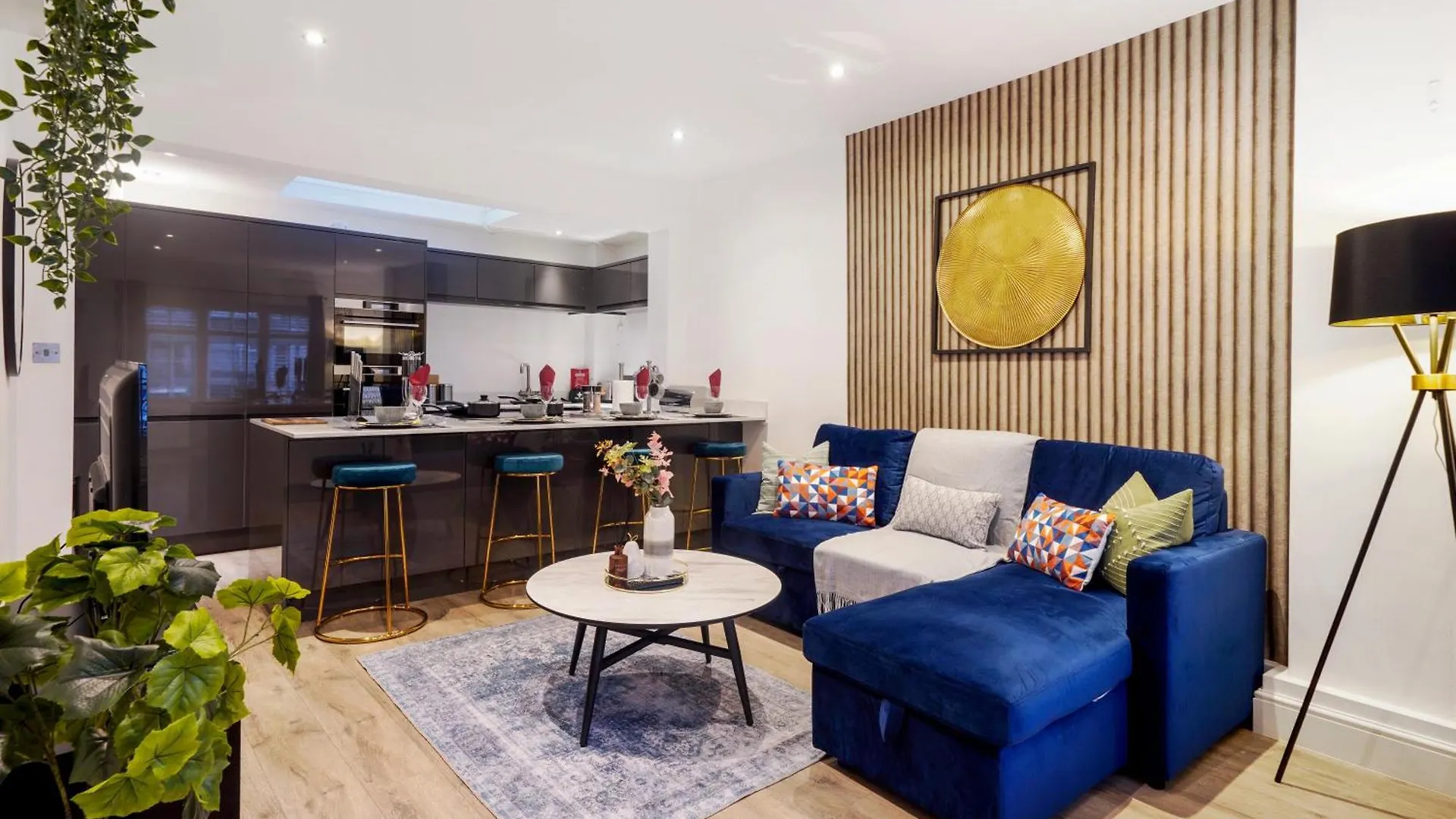Charming 2 Bed House - Roof Top Terrace & Parking London 0*,  Egyesült Királyság