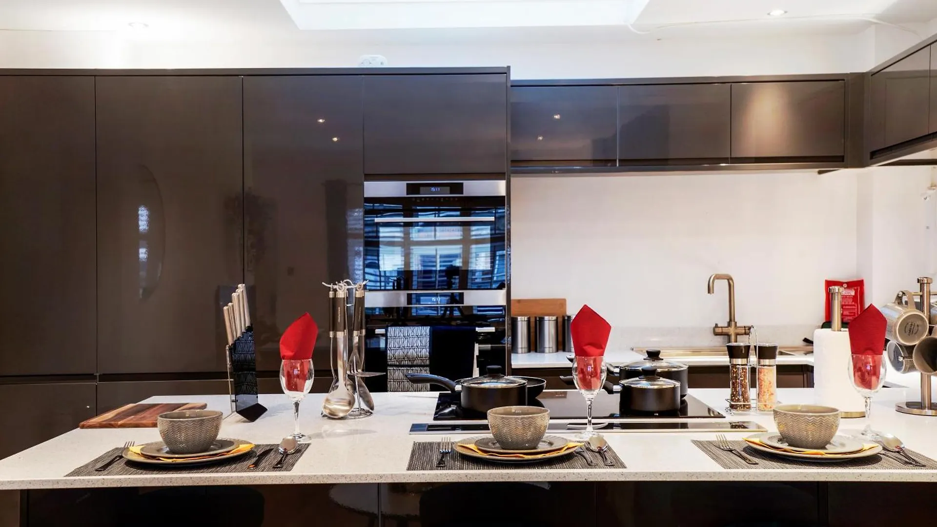 Nyaraló Charming 2 Bed House - Roof Top Terrace & Parking London