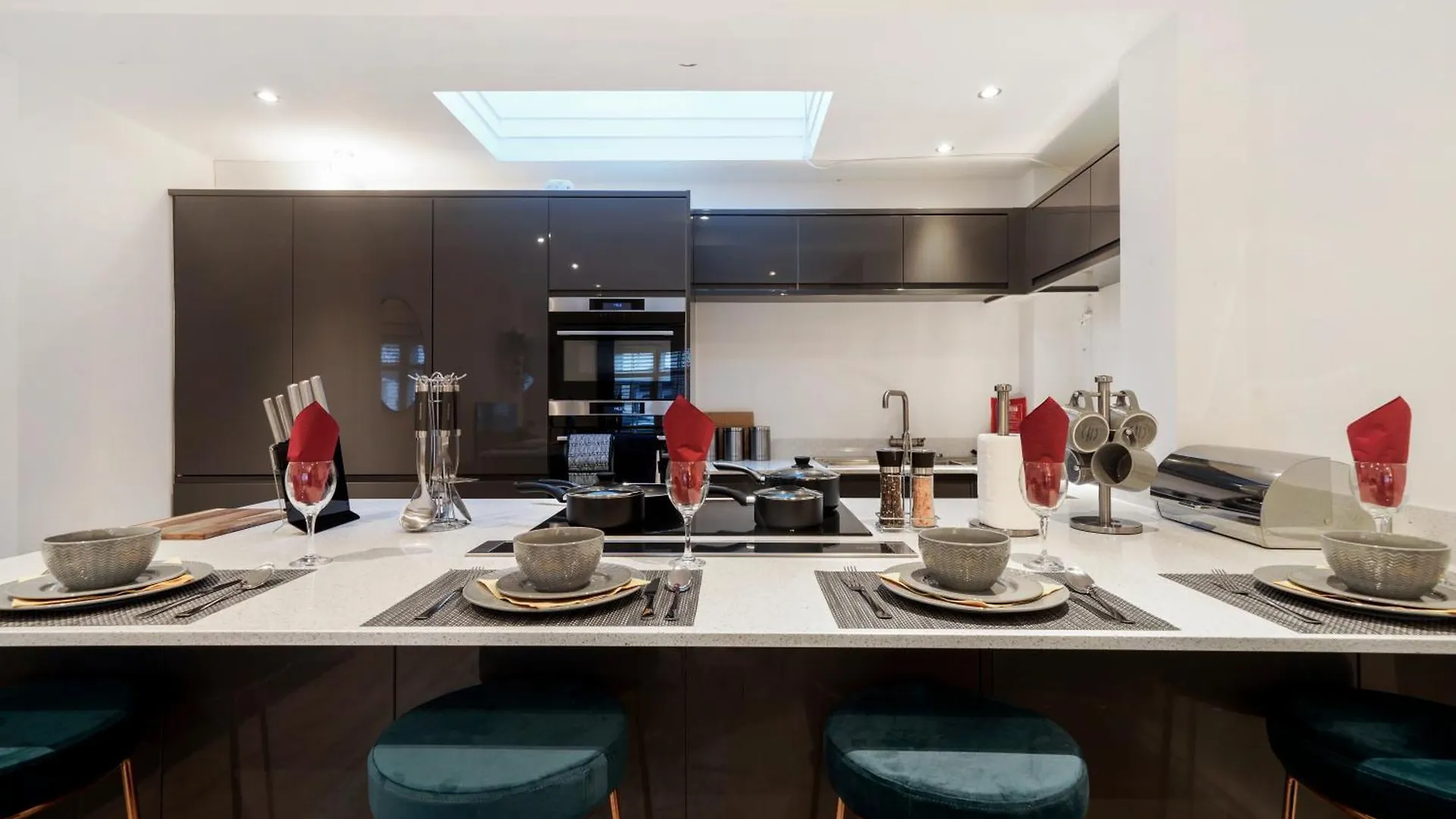 Charming 2 Bed House - Roof Top Terrace & Parking London Nyaraló